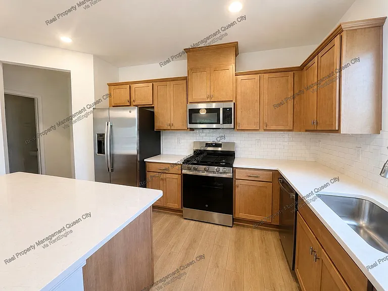 3105 Lilac Grove Dr — Photo 3