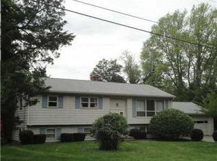 4 Bayview Dr, Westerly, RI 02891