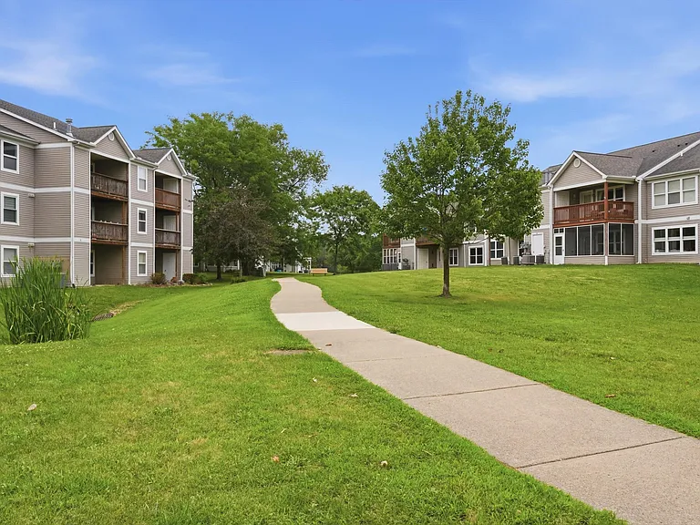1335 Millbrook Trl — Photo 6