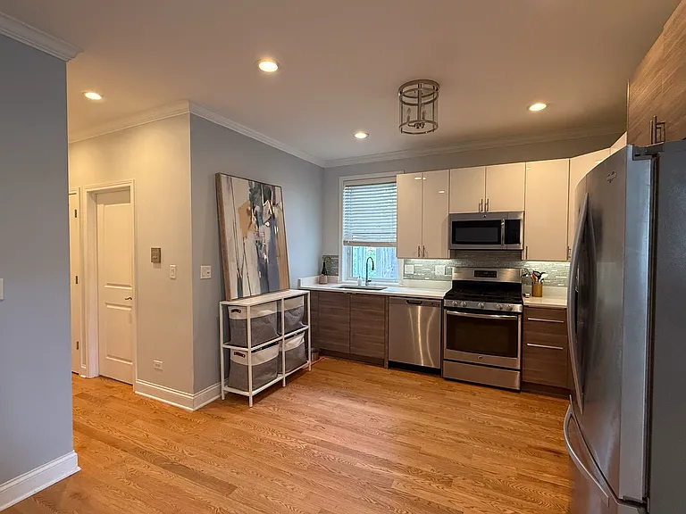 4236 N Albany Ave #1 — Photo 8