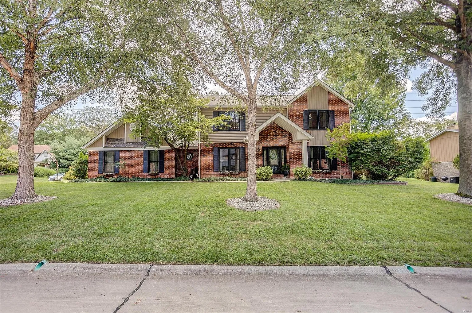 420 Springwood Dr photo 1