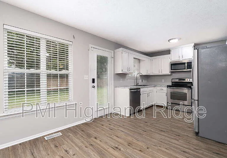 2414 Lismore Dr — Photo 14