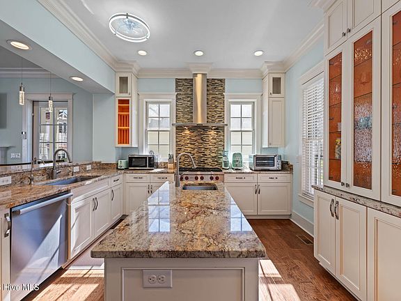 4th image of 28 Eastcove Way