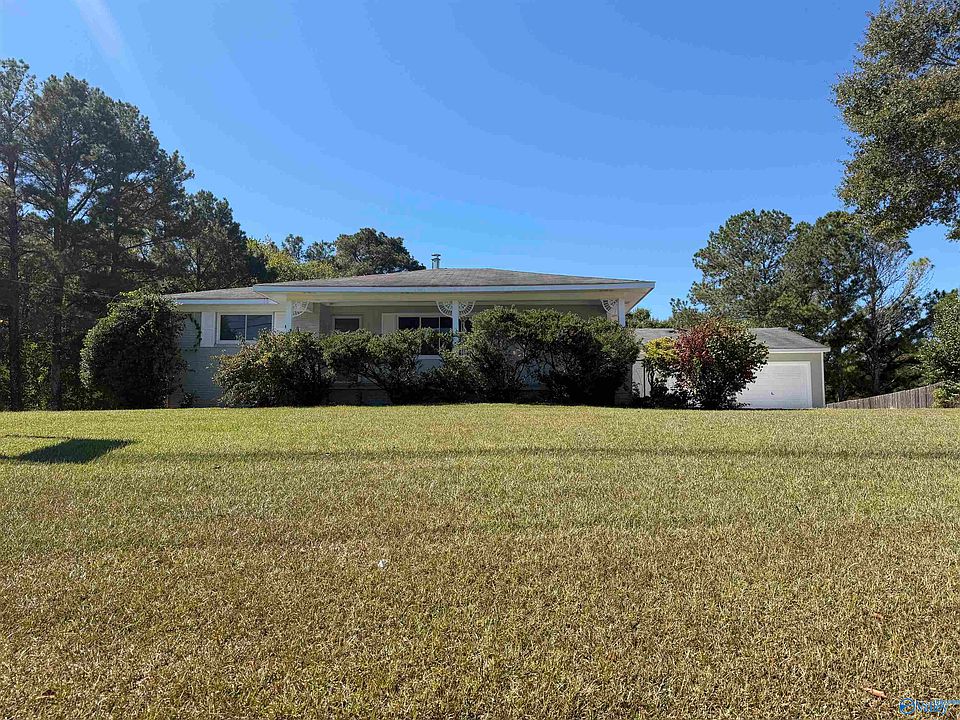 1st image of 26 Hickory Cir