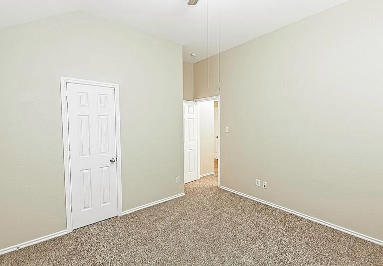 4009 Hidden Meadow Ct — Photo 31