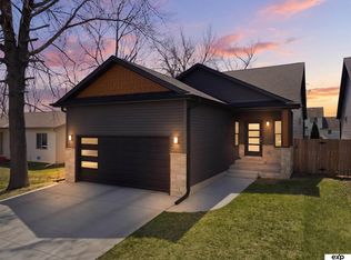 317 Groveland St, Lincoln, NE 68521