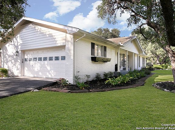 4th image of 119 Tall Oak Dr