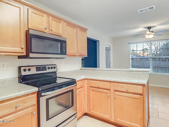 4th image of 14954 Clear Springs Dr