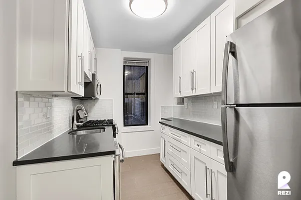 Rented by REZI | media 14