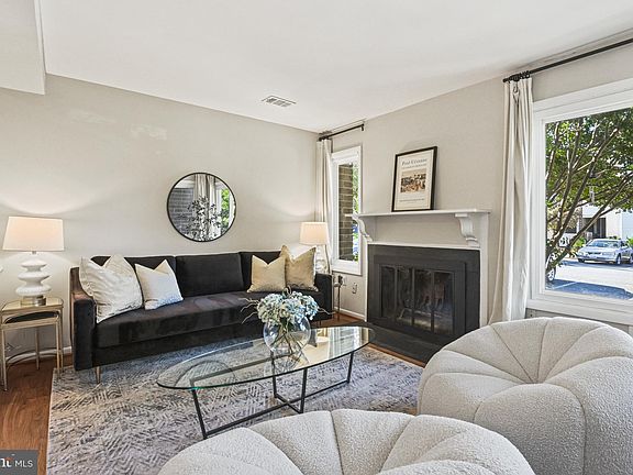 3rd image of 13324 Schwenger Pl