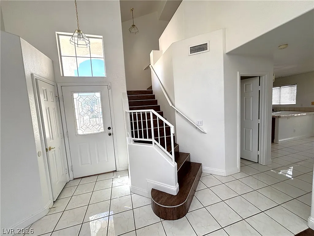 3 bed, 2.5 bath, 1633 sqft, $1,800 — Photo 4