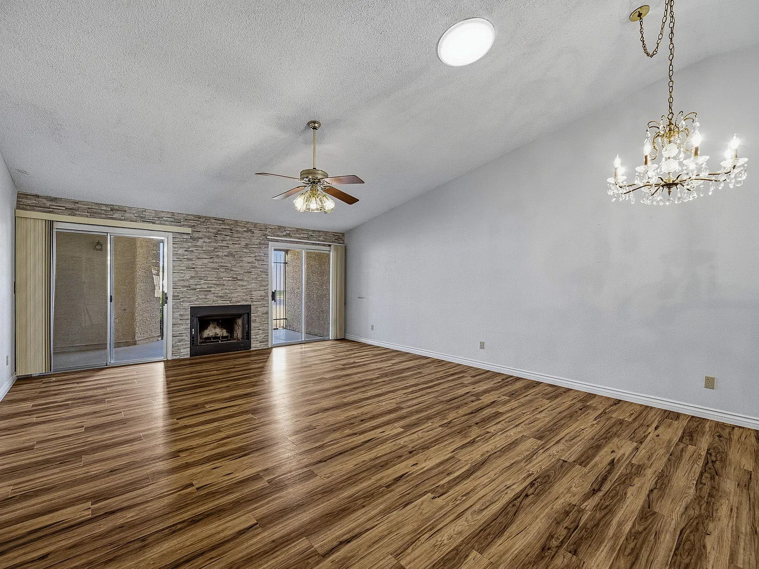 3 bed, 1471 sqft, $1,895 — Photo 2