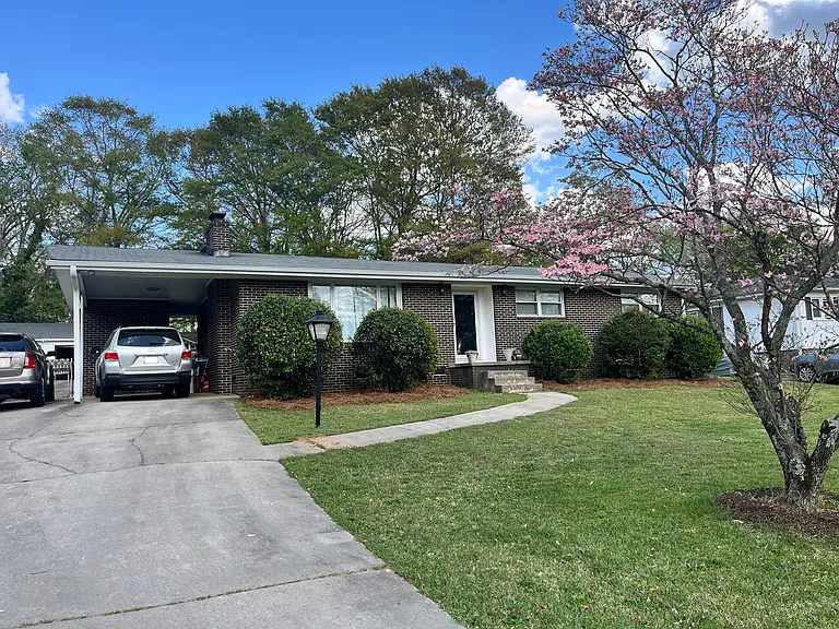 601 Cherokee Dr — Photo 1