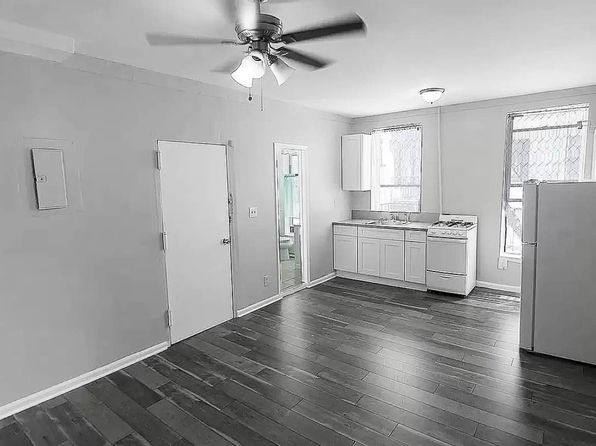 135 Lawrence St #3