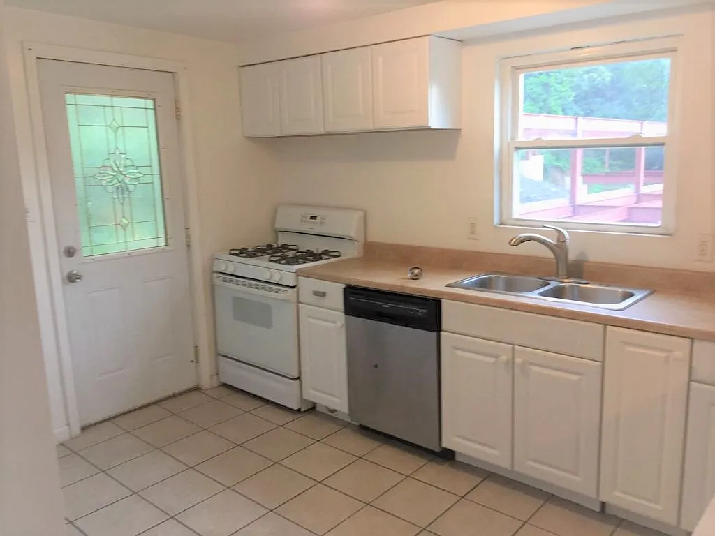 1 bed, $690 — Photo 3