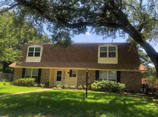 1700 Camelot St, Orange, TX 77630