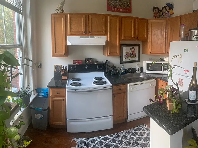 103 E Main St — Photo 2