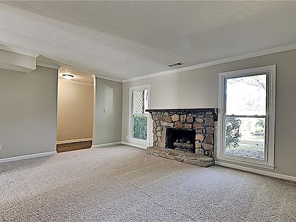 3rd image of 4328 Idlewood Ln
