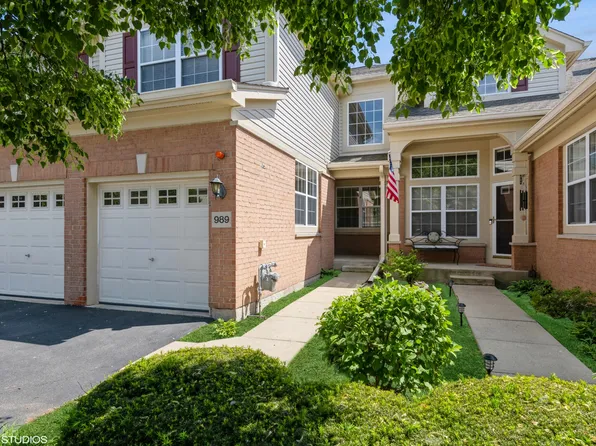 989 Orchard Pond Ct, Lake Zurich, IL 60047
