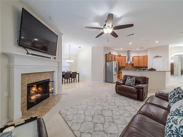 8574 Robertson Dr — Photo 2