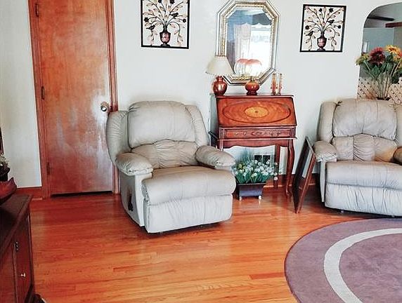 5th image of 1020 W Virginia Ave