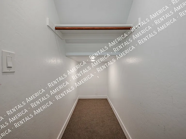 1051 E Armstrong Way — Photo 19