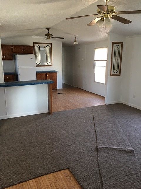 2nd image of 1221 Sycamore Ln