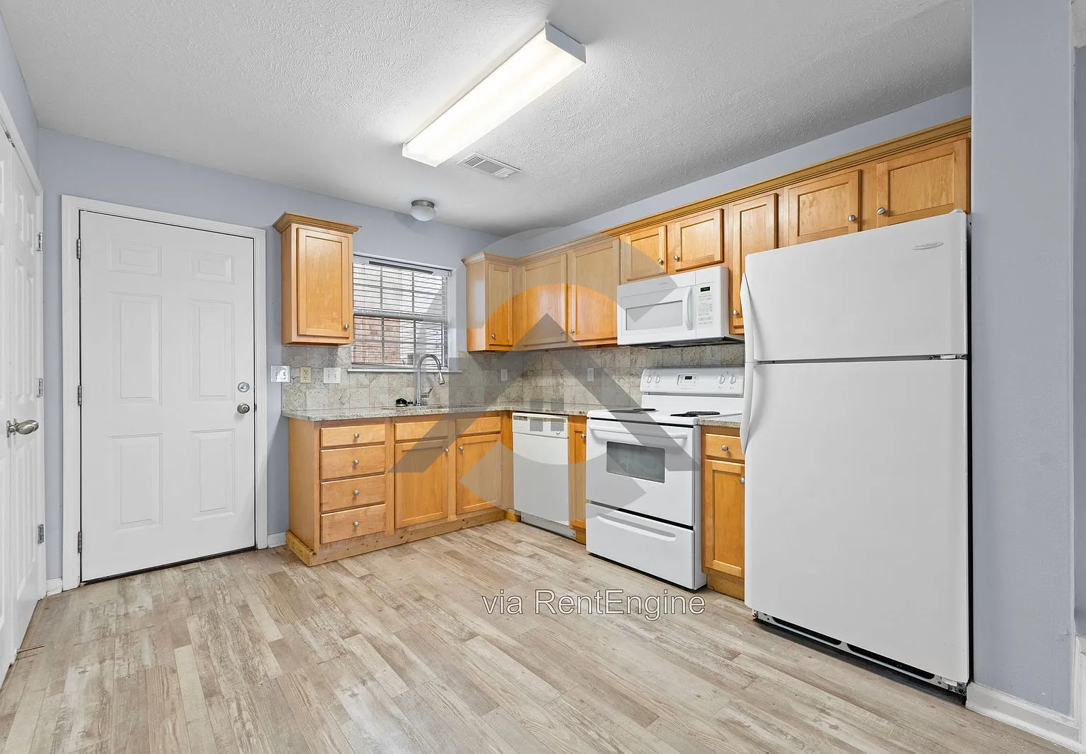 2 bed, 1.5 bath, 915 sqft, $875 — Photo 4