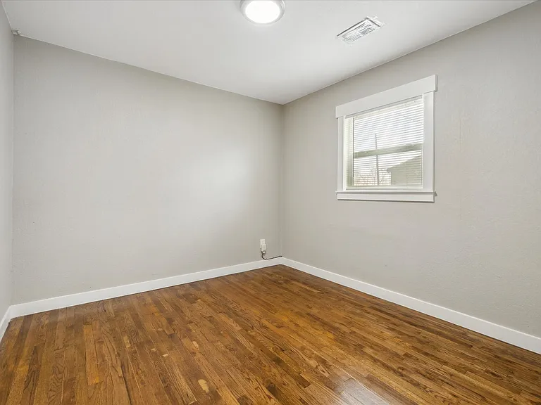 2060 S Irving St — Photo 14