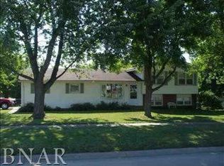 116 N Parkside Rd, Normal, IL 61761