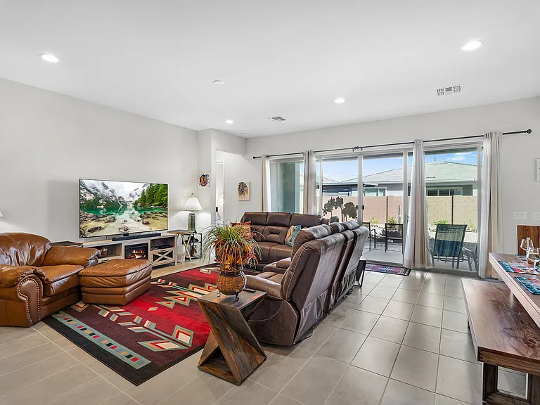 866 W Flatiron Trl — Photo 18