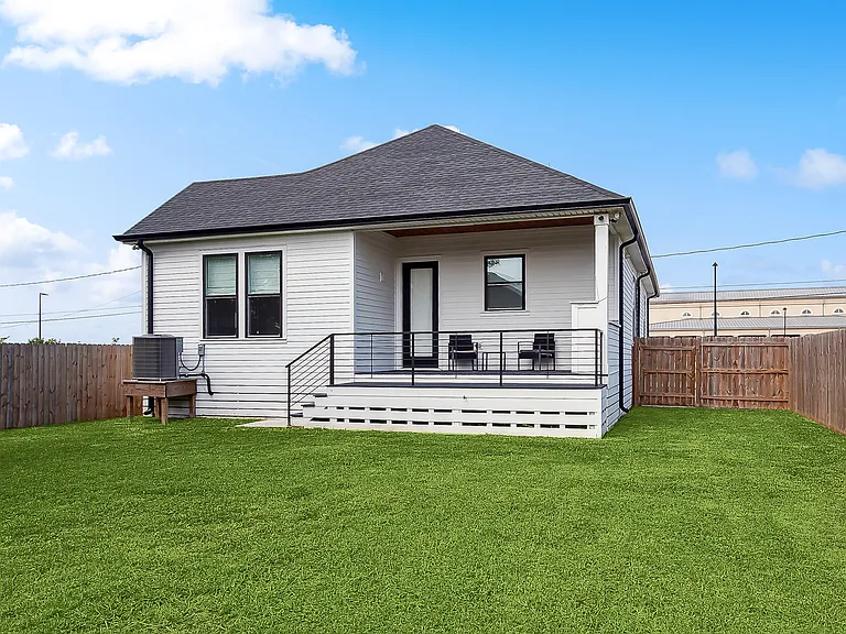 2129 Angela Ave — Photo 27