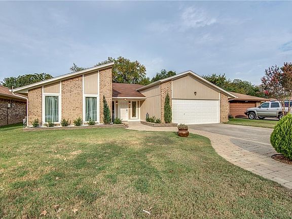 2nd image of 1113 Brandon Ct