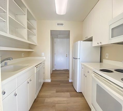 5th image of 430 N Civic Dr #407-1