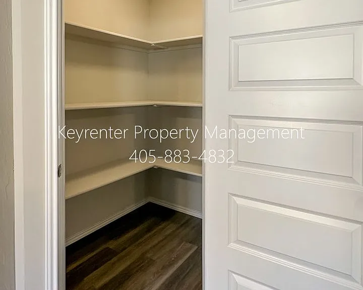 11713 NW 95th St — Photo 11