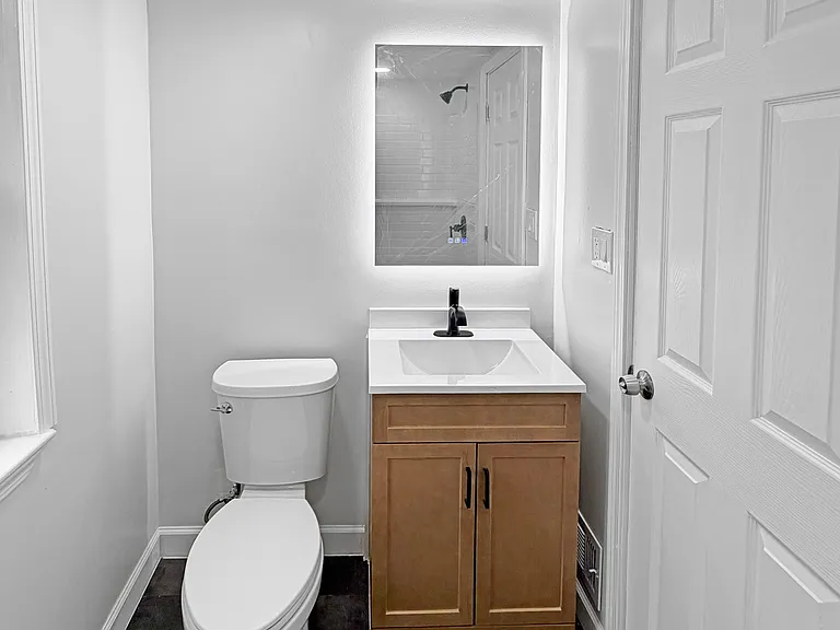 3746 Brewster St — Photo 7
