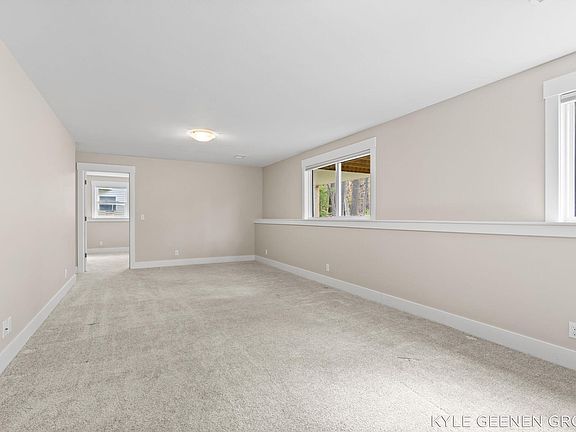 4th image of 1448 E Addison Way