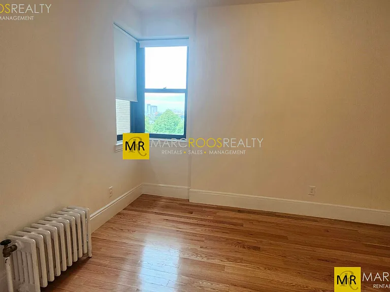 506 Beacon St — Photo 4