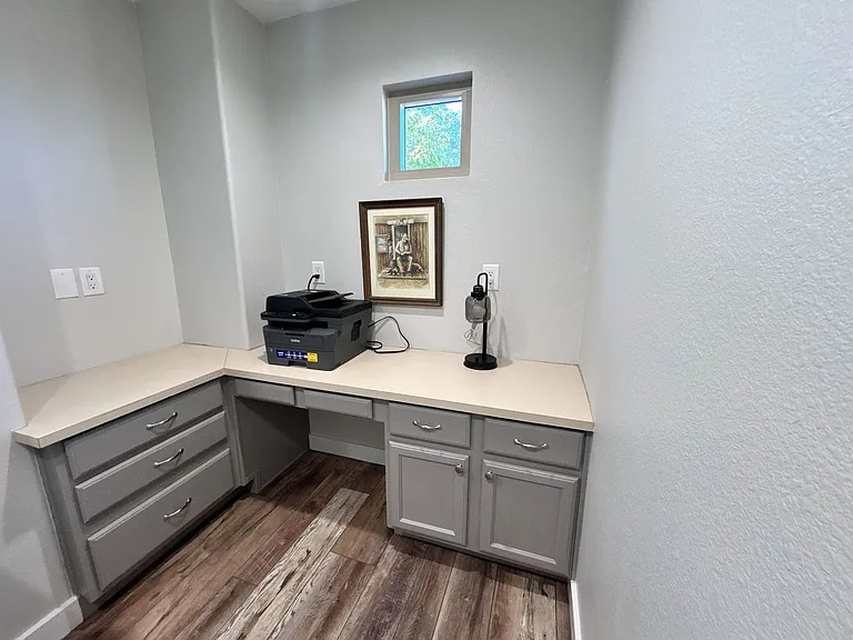 345 N Scott Dr — Photo 16