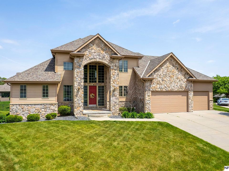 1st image of 7413 N 116th Avenue Cir