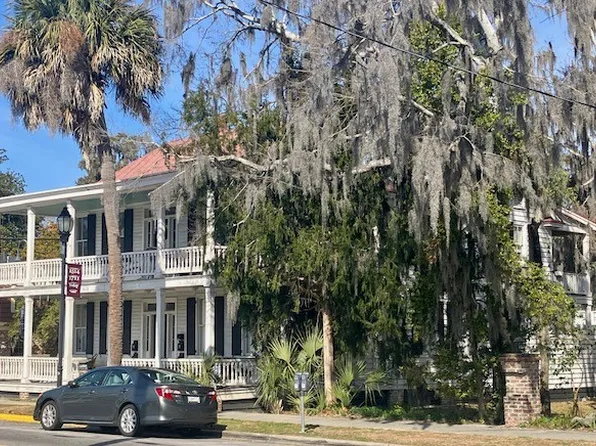 915 Craven St APT 1, Beaufort, SC 29902