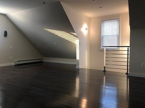 2nd image of 43 Clarendon Ave #3