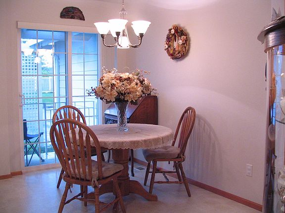 Extra large eat in kitchen