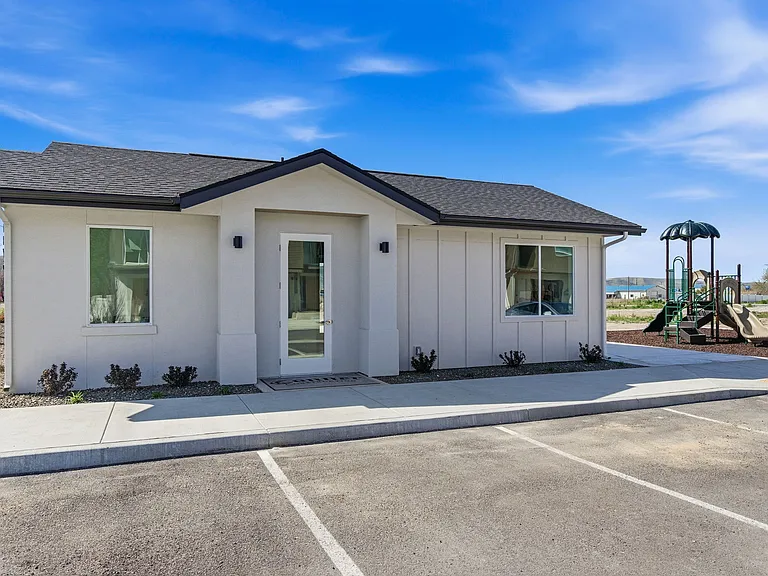 510 Diamond Ln — Photo 47