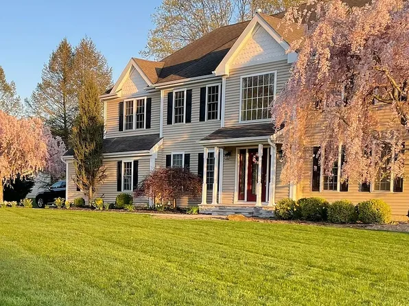 5 Vanarsdale Cir, Millstone Township, NJ 08535