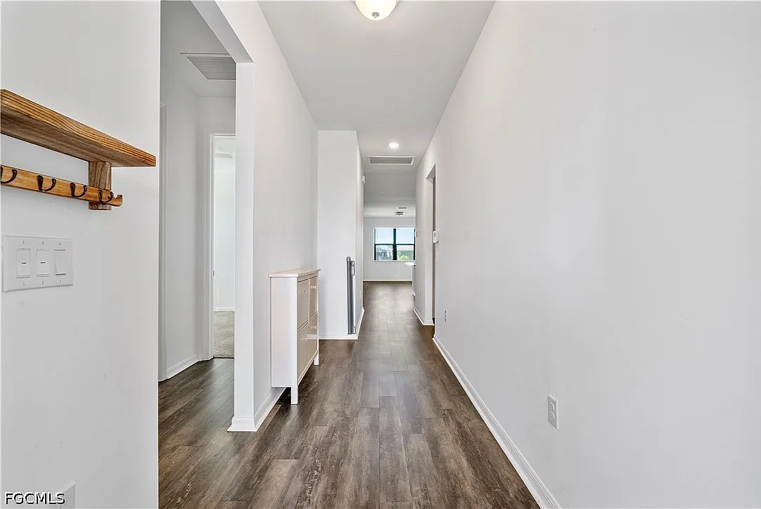 3 bed, 2.0 bath, 1685 sqft, $2,600 — Photo 4