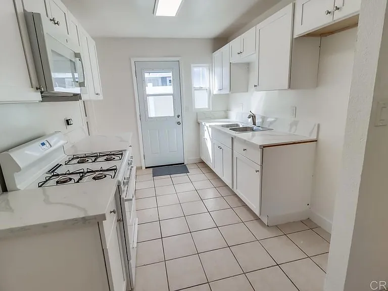 756 Madison Ave #B — Photo 13