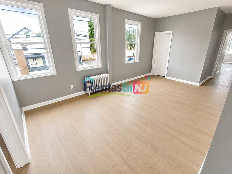 335 Myrtle Ave #2B — Photo 1