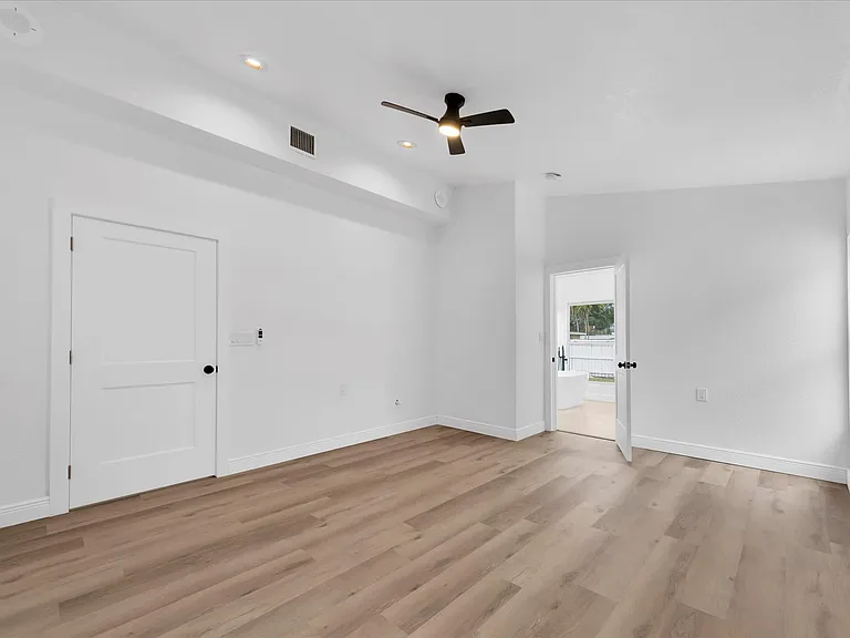 3811 Huntington St NE — Photo 18
