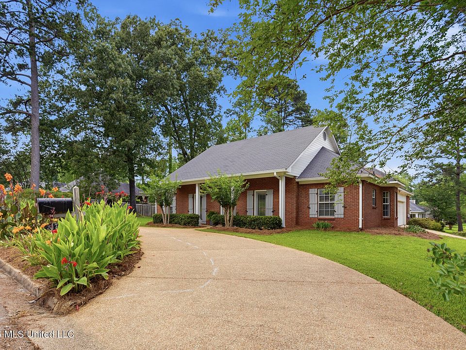 1st image of 317 Woodrun Dr